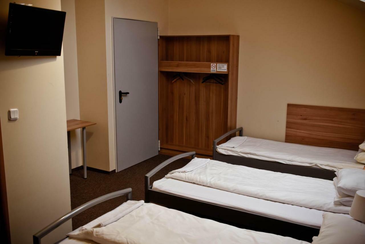Kolumny 217- Tanie Noclegi Pracownicze, Parking Bezplatny Lódź Exterior foto