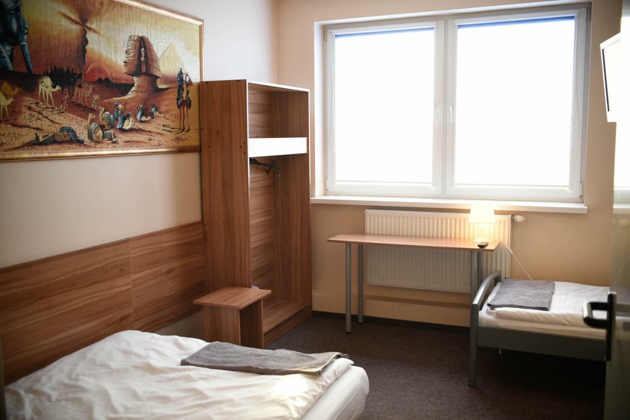Kolumny 217- Tanie Noclegi Pracownicze, Parking Bezplatny Lódź Exterior foto