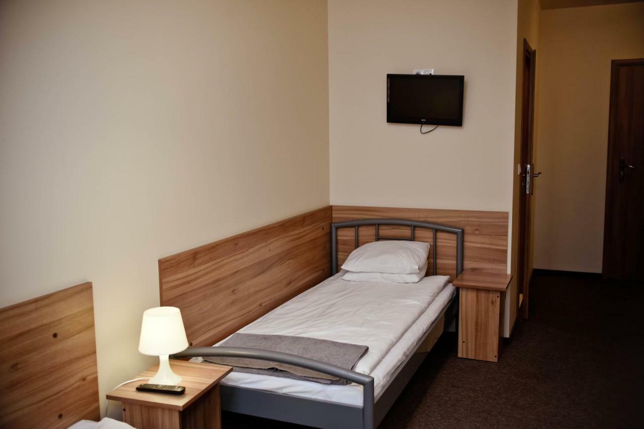 Kolumny 217- Tanie Noclegi Pracownicze, Parking Bezplatny Lódź Exterior foto
