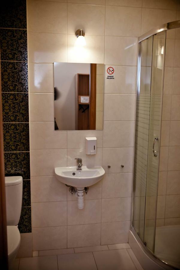 Kolumny 217- Tanie Noclegi Pracownicze, Parking Bezplatny Lódź Exterior foto