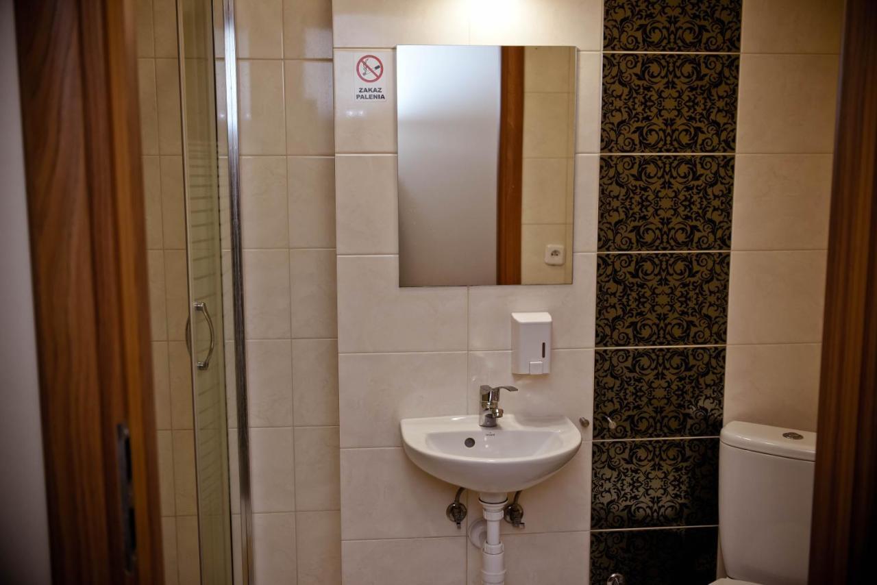 Kolumny 217- Tanie Noclegi Pracownicze, Parking Bezplatny Lódź Exterior foto